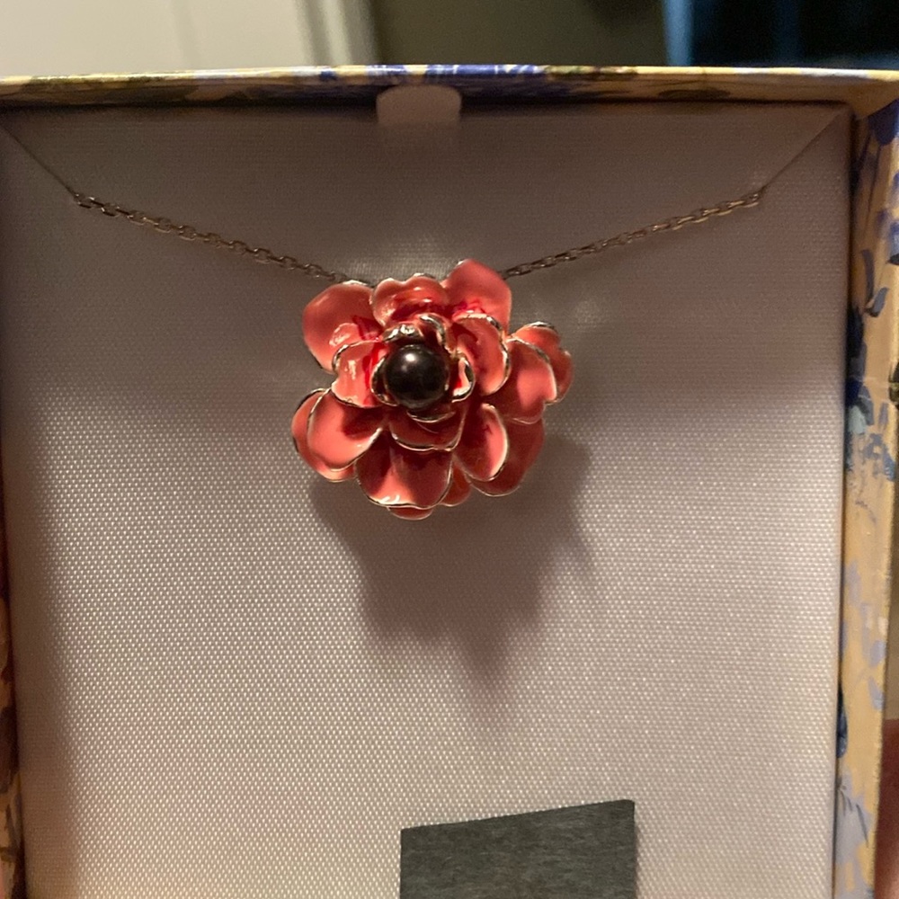 A Rose For You necklace
